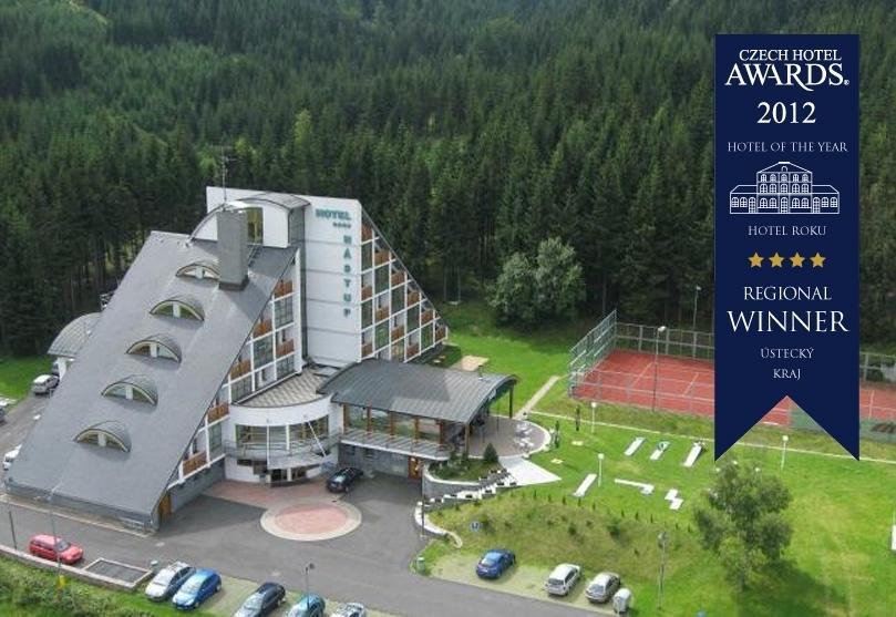 Hotel Nastup Loučná pod Klínovcem Eksteriør bilde
